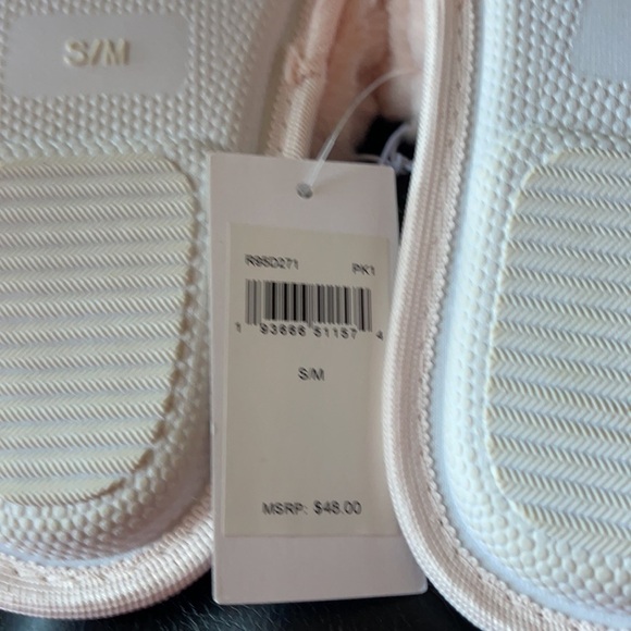 Fuzzy Slippers - Picture 10 of 10